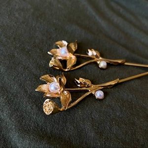Gold lotus flower hair pins with faux pearl, wedding or casual